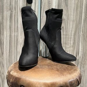Black heeled boots